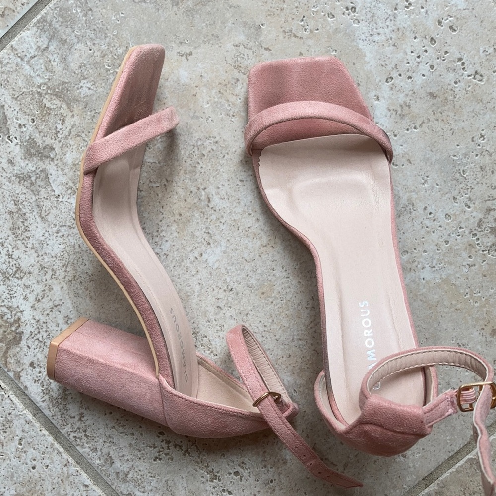 Pink suede heels! 👡